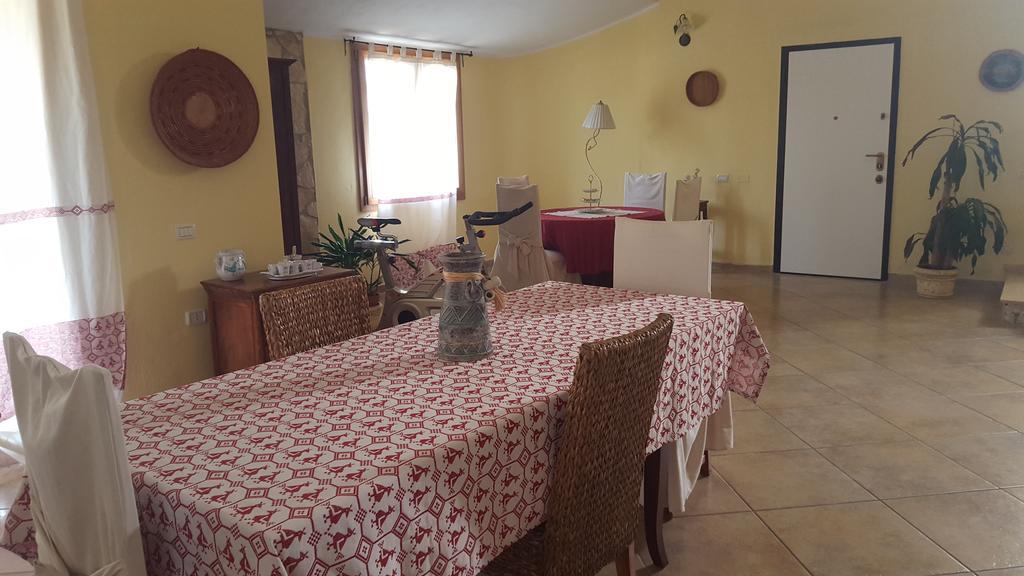 Villa Renzo E Lucia Sant Isidoro  エクステリア 写真