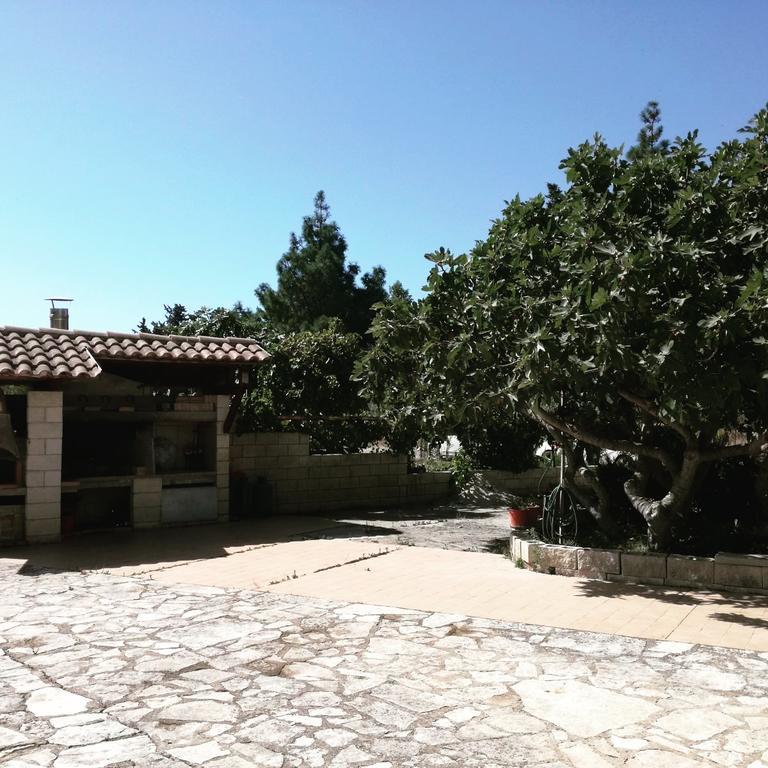 Villa Renzo E Lucia Sant Isidoro  エクステリア 写真