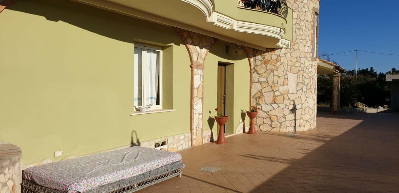 Villa Renzo E Lucia Sant Isidoro  エクステリア 写真