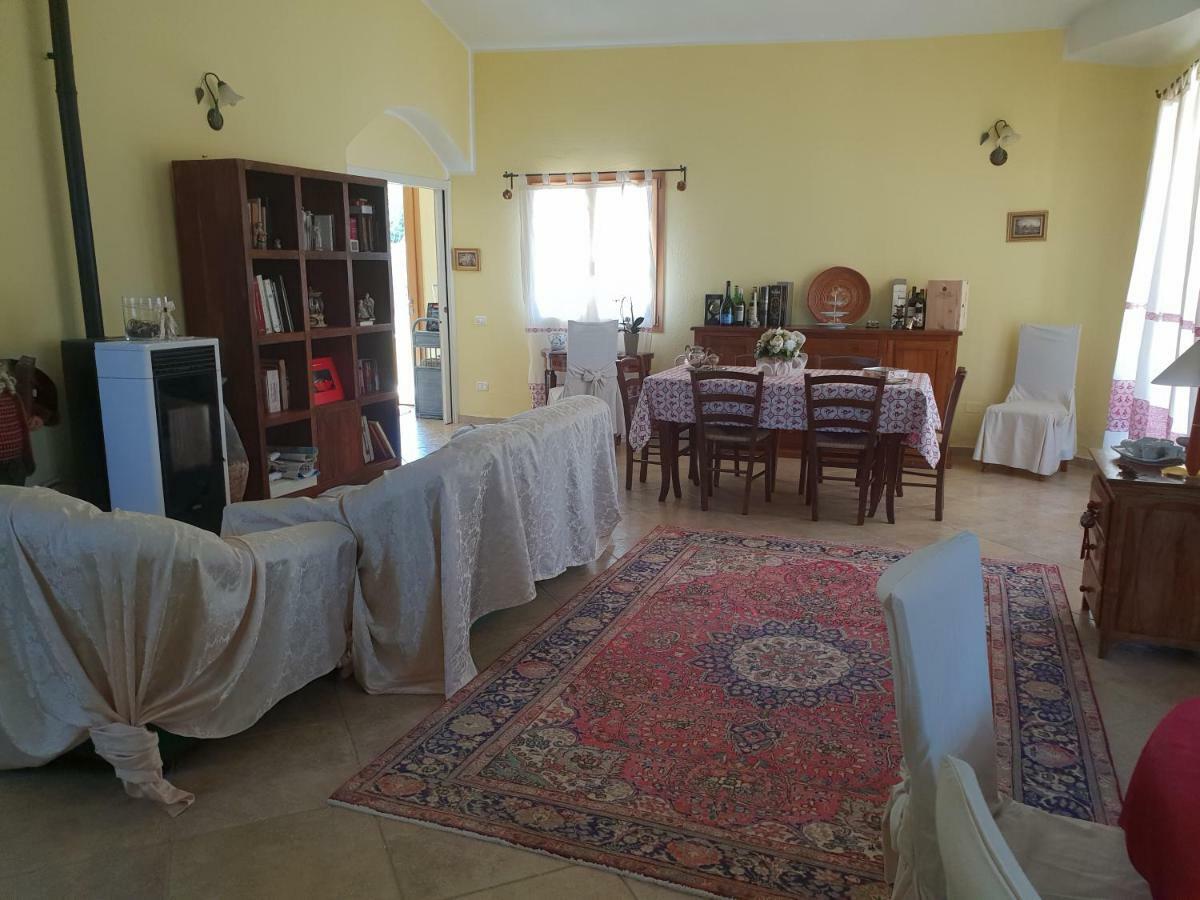 Villa Renzo E Lucia Sant Isidoro  エクステリア 写真