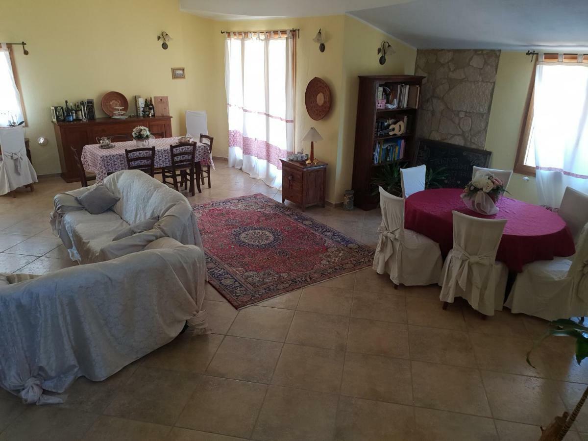 Villa Renzo E Lucia Sant Isidoro  エクステリア 写真