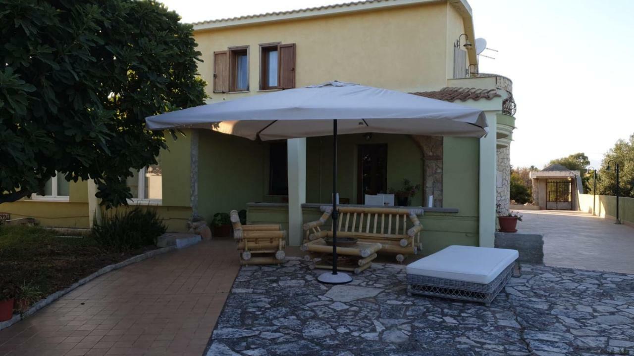 Villa Renzo E Lucia Sant Isidoro  エクステリア 写真