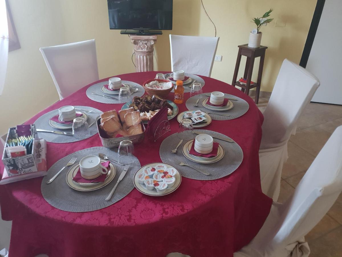 Villa Renzo E Lucia Sant Isidoro  エクステリア 写真